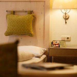 Ένα ή περισσότερα κρεβάτια σε δωμάτιο στο Hotel-Gasthof Beim Böckhiasl