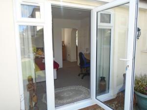 Фотография из галереи TEA in Liverpool - Private - Quiet - Ground Floor - En-suite - Walk-in-shower в Ливерпуле