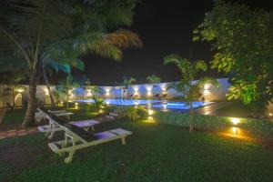 Bazén v ubytování Peacock Reach Hotel nebo v jeho okolí