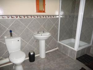 A bathroom at Hanekraai B&B