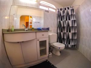 Exodus Hostel & Dive Center的一间浴室