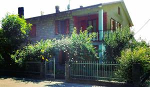 The building in which a vendégházakat is located