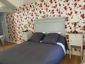Postel nebo postele na pokoji v ubytování Le Dauphin + 4 fotografie