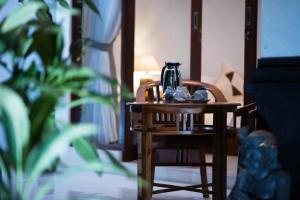Suntari Homestay的咖啡和沏茶工具