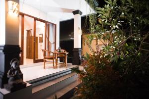Suntari Homestay外面的花园
