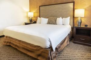Cama o camas de una habitación en Valley River Inn Eugene/Springfield