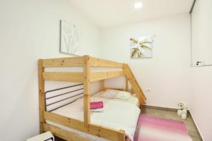 Posteľ alebo postele v izbe v ubytovaní Villa Joy- Paradise near Split