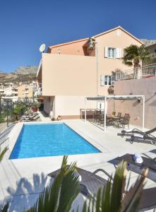 Bazén v ubytovaní Villa Joy- Paradise near Split alebo v jeho blízkosti