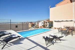 Bazén v ubytovaní Villa Joy- Paradise near Split alebo v jeho blízkosti