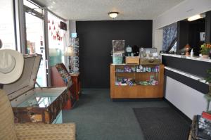 a room with a shop with a counter and a shelf at Budget Inn Express Helena in Helena