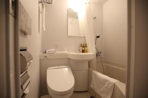 Un baño de Excel Inn Nagoya Atsuta