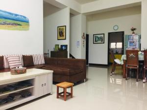 Istumisnurk majutusasutuses Jun Le Bed and Breakfast