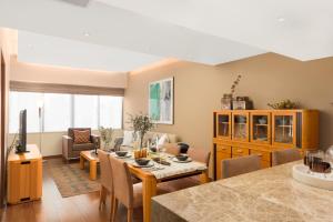 Posezení v ubytování Shanghai Centre Serviced Apartment