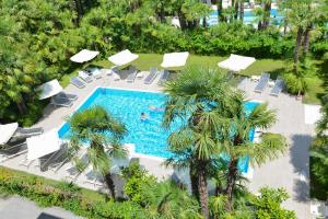 Bazén v ubytování Hotel Venezia nebo v jeho okolí