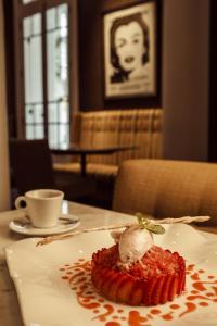 Comida no hotel ou em algum lugar perto