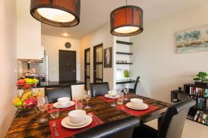 Fotografie z fotogalerie ubytování Comfortable 2br Pool Villa in Center SaiYuan v destinaci Rawai pláž
