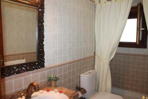 Kúpeľňa v ubytovaní Apartamentos Rurales Rosendo: La Albahaca