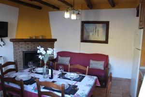 Posedenie v ubytovaní Apartamentos Rurales Rosendo: La Albahaca + 3 fotografie