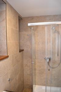 Ένα μπάνιο στο Fenyő Apartman Miskolctapolca