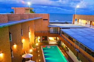 Bazén v ubytování Bessa Beach Hotel nebo v jeho okolí