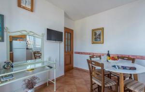 TV a/nebo společenská místnost v ubytování Apartment Complex Orzan Lovrecica