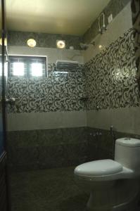 Koupelna v ubytování Munroe Mangrove Forest Lake Holidays Resorts + 39 fotografií