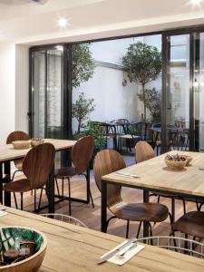 Gallery image of New Hotel Le Voltaire in Paris