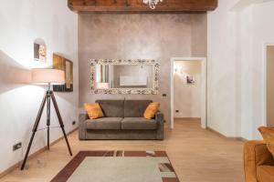 A seating area at Ghibellina 22 Apartment