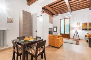 A seating area at Ghibellina 22 Apartment