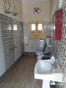 Kamar mandi di Nayantara