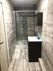 Phòng tắm tại STIFFORD CLAYS FARM HOTEL