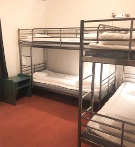 Postel nebo postele na pokoji v ubytování Hotell Älvdalen