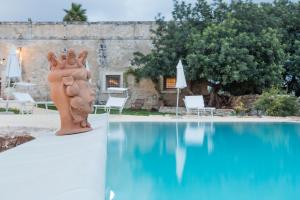 Bazén v ubytování Terre di Cavalusi Relais nebo v jeho okolí
