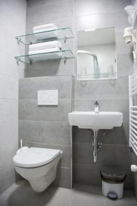 Afbeelding uit fotogalerij van Motel Skalka in Radola +82 foto's