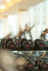 Fitness centrum a/nebo fitness zařízení v ubytování Urban H Hotel
