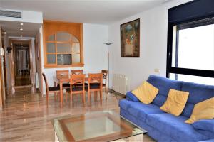 Fotografie z fotogalerie ubytování Villa Service-Rodes v destinaci Calafell + 32 fotografií