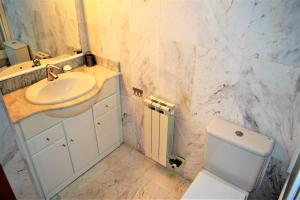 Fotografia z galérie ubytovania Villa Service-Rodes v destinácii Calafell