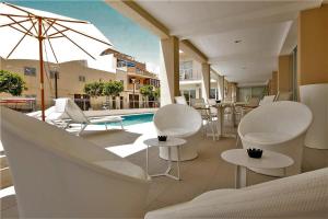 Bazén v ubytování Hotel Brisa Marina nebo v jeho okolí