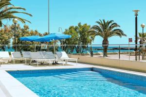 Bazén v ubytování Hotel Brisa Marina nebo v jeho okolí