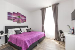 Voodi või voodid majutusasutuse SeaBed Rooms1 Split toas