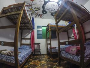 Двухъярусная кровать или двухъярусные кровати в номере Sumé Hostel