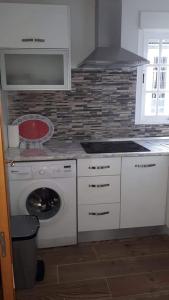Kuchyň nebo kuchyňský kout v ubytování APARTAMENTO EN BARBATE