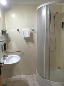 Koupelna v ubytování Hotel Roháč