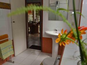 Koupelna v ubytování Sujatha's Homestay Residence + 56 fotografií