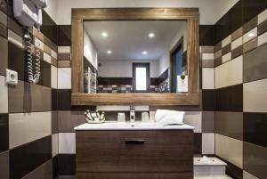 Koupelna v ubytování Le Roc E Fiori Hotel - Teritoria