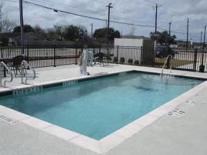 Bazén v ubytovaní Motel 6-Corpus Christi, TX alebo v jeho blízkosti