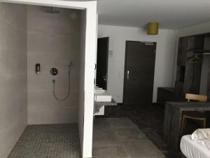 Hotel Grünwalde tesisinde bir banyo