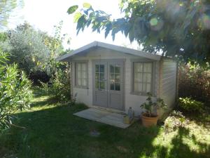 Saint-Hilaire-de-Brethmasにあるsoleil lotusの庭の小屋 +27枚の写真