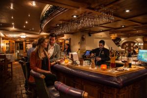 Das Traditionshotel Schwarzer Adler的酒水