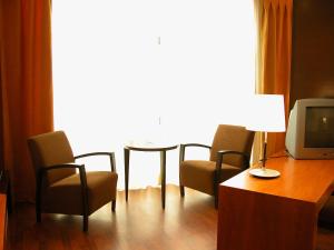A seating area at Hotel Torre de Sila
